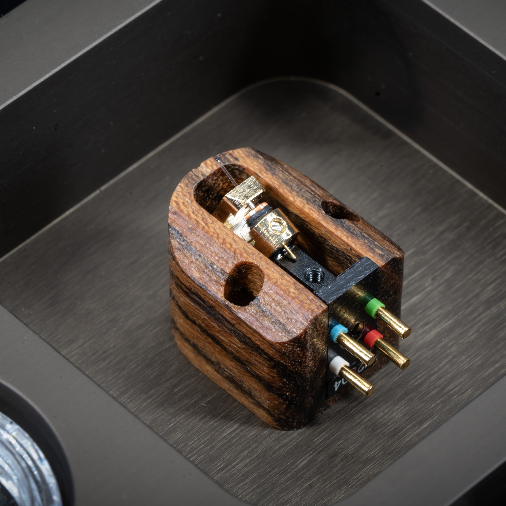 https://actualhifi.com/assets/uploads/Charisma-Audio_Cartridge_-01.jpg